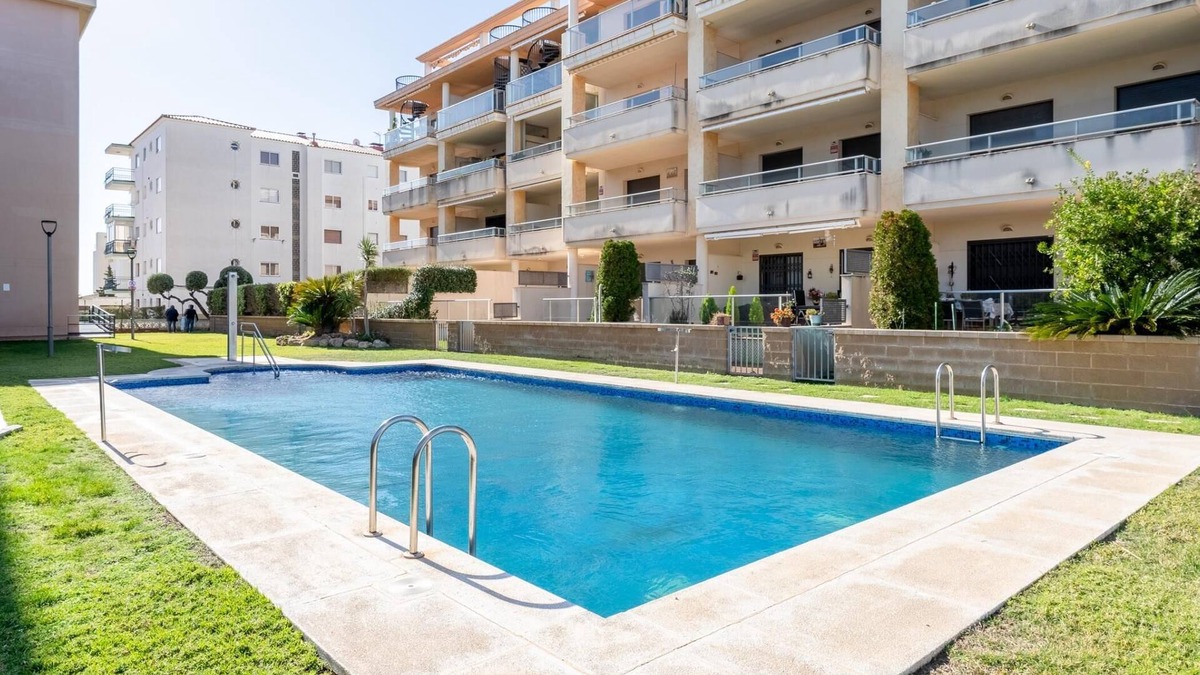 L'Hospitalet de l'Infant Apartment | Spacious family apartment on Costa Daurada shore