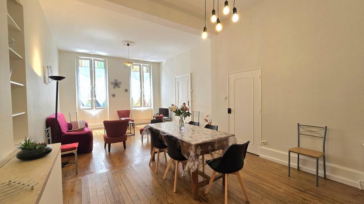 Villefranche-du-Perigord Cottage | Spacious Historic Home with Rooftop Terrace in Villefranche-du-Périgord
