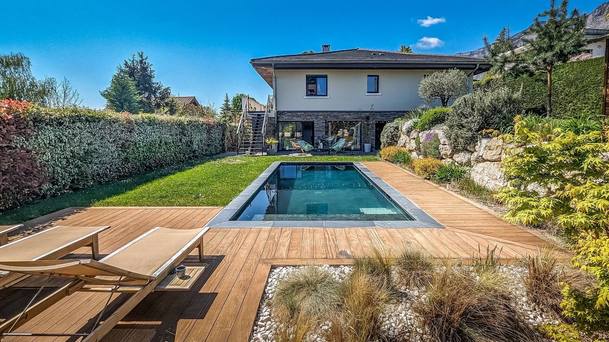 Saint-Nazaire-les-Eymes House | Spacious villa at the foot of the chartreuse 12p. 5 bedrooms, pool. mountain view