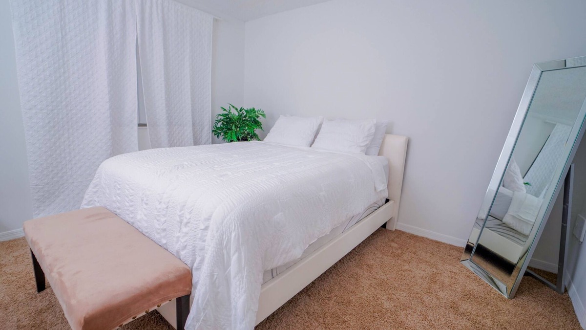 Pembroke Pines Apartment | Spacious 1/1 in Pembroke w/pool gym & self parking