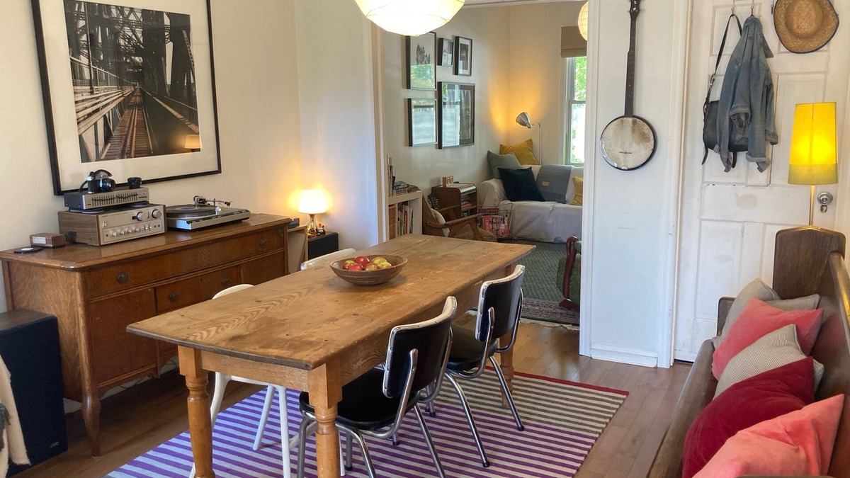 Little Portugal Apartment | Spacious 1-bed home-from-home apt w/garden. Little Portugal