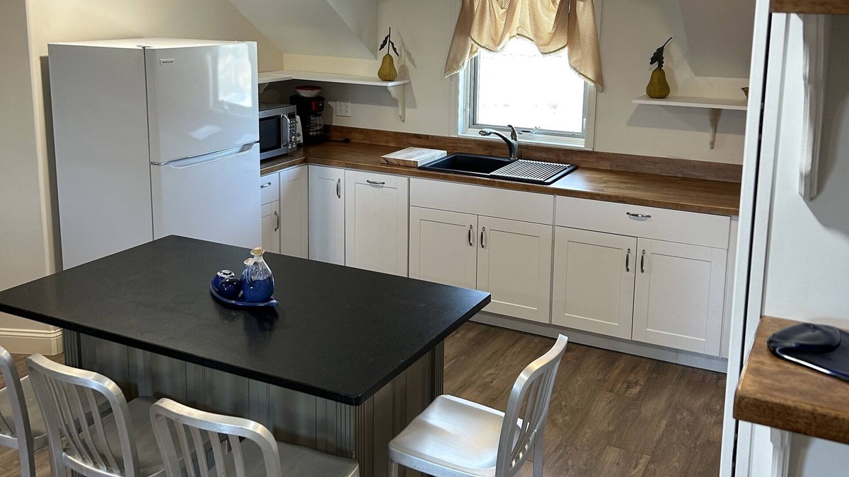 Chazy Apartment | spacious 1-bedroom apartment in enchanting Chazy with WiFi