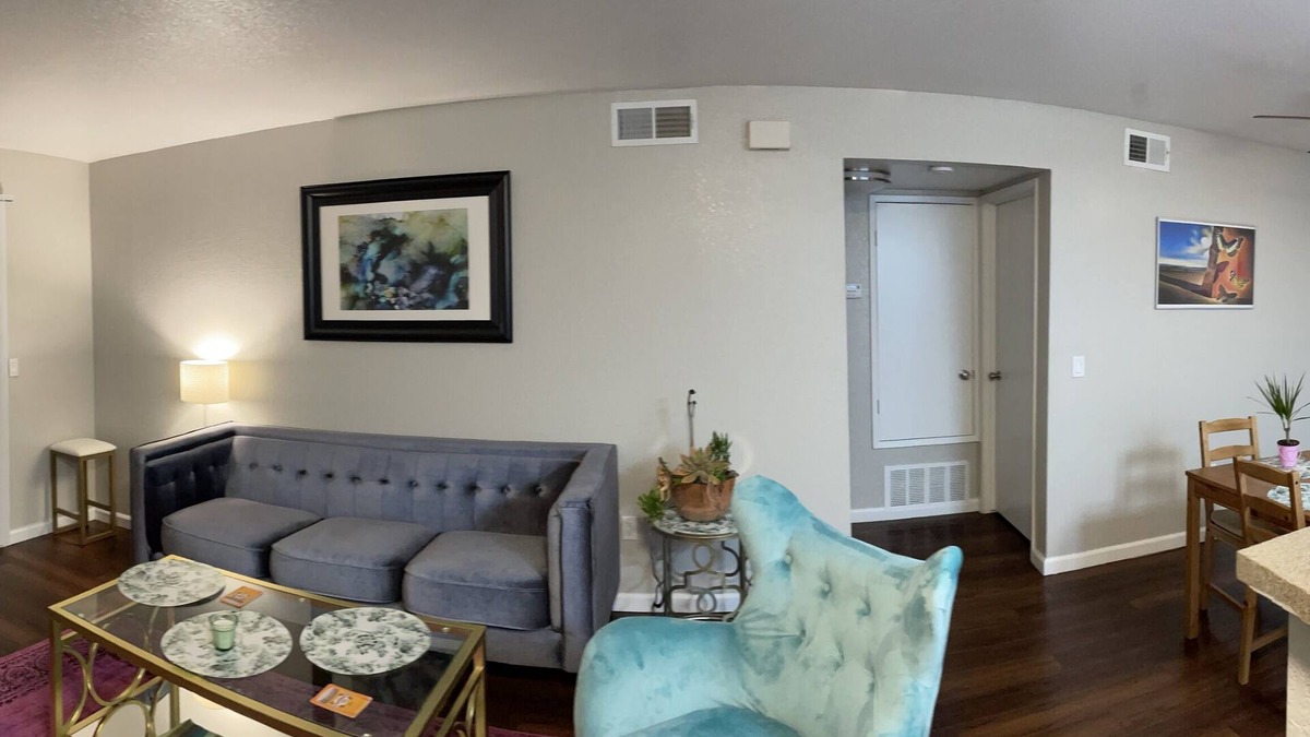 Davis Apartment | Spacious 1-bedroom apartment with pool and gym