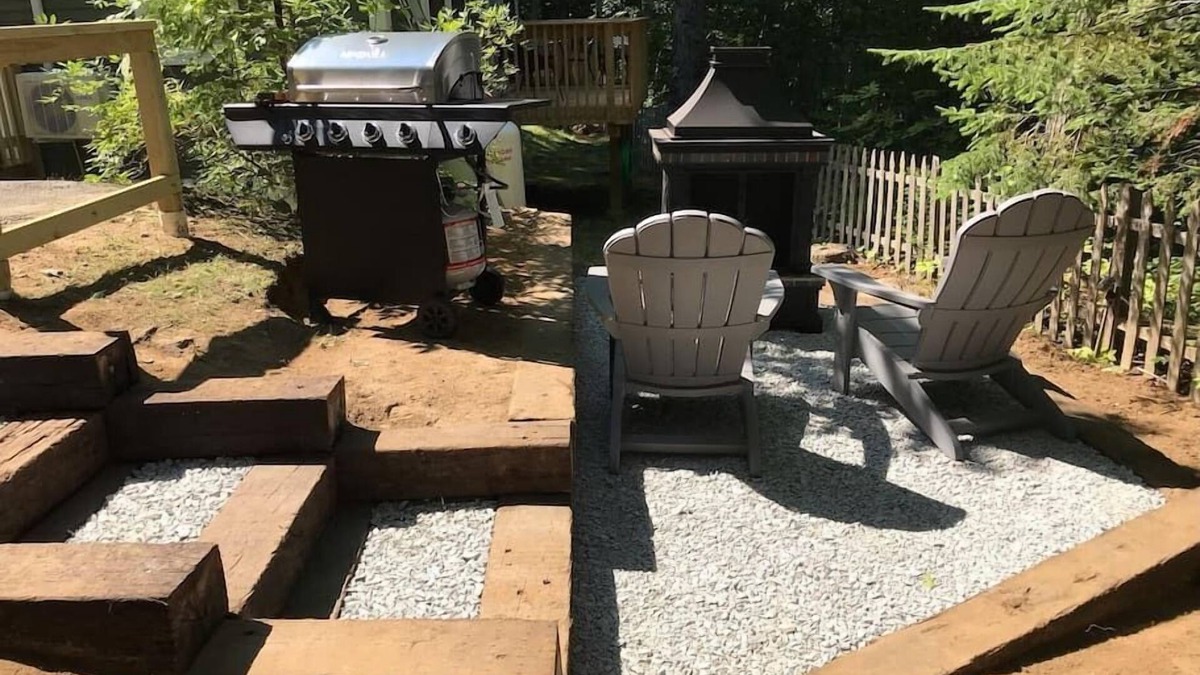 Edgecomb Cottage | Spacious 1 Bedroom Cottage Close to Everything 5