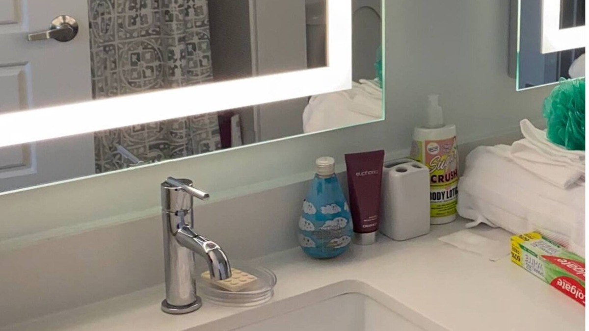 Humble Apartment | Spacious 1 bedroom in Humble Tx Pool/Gym/Parking/King bedn IAH, Downtown