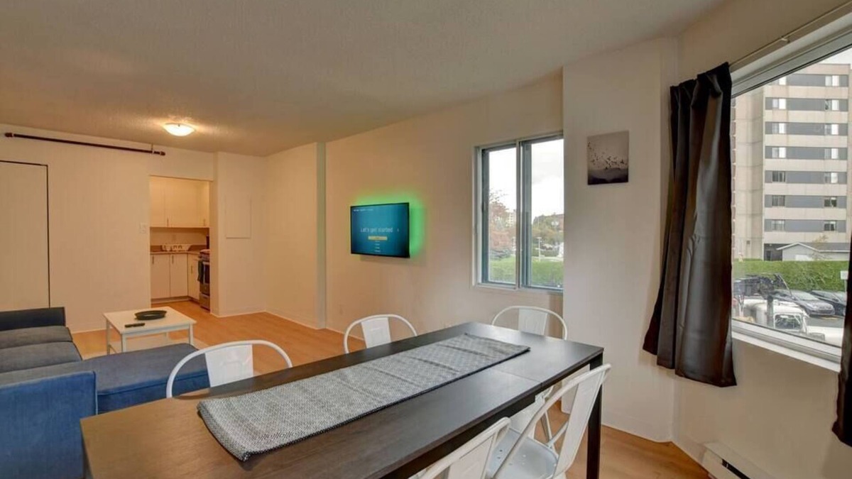 Laval Apartment | Spacious 1 bedroom in Laval, wifi,parking all incl