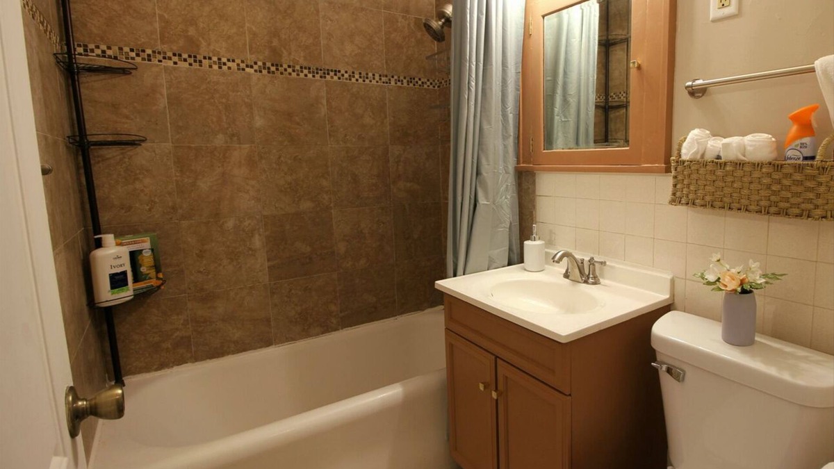St. Paul Condo | Spacious 1 Bedroom Unit