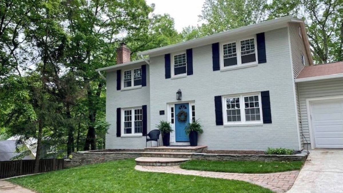 Fairfax House | Spacious 1 BR Modern Basement Suite near GMU w/private entry - Updated Amenities