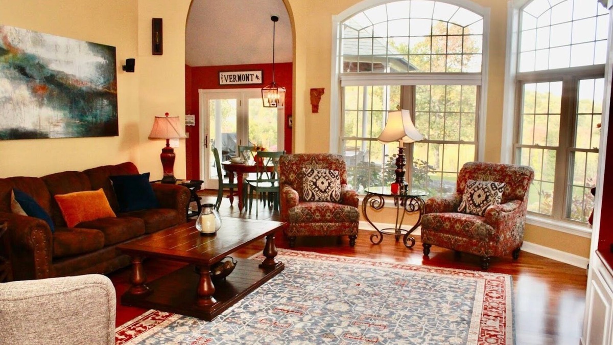 Chester Depot House | Spacious 1-level ranch, mtn. views, htd. flrs , fire pit, 10 mi. to Okemo!