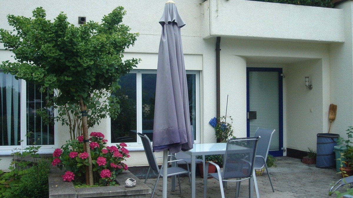 Horw Condo | spacious 1-room apartment (65 sqm) with kitchen, separate bathroom with shower