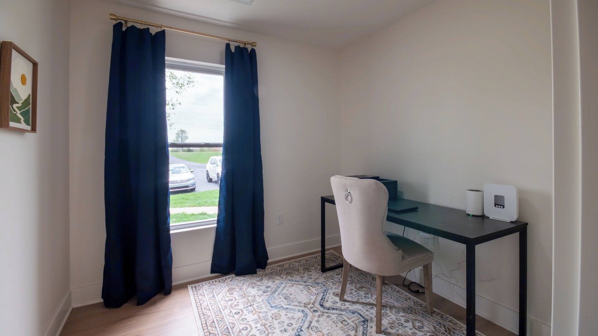 Elizabethtown House | Spacious 11-bedroom home sleeps 22 in Elizabethtown