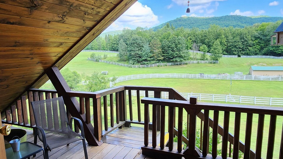 Fishs Eddy House | Spacious 11-bedroom house with AC and WiFi in charming Fishs Eddy