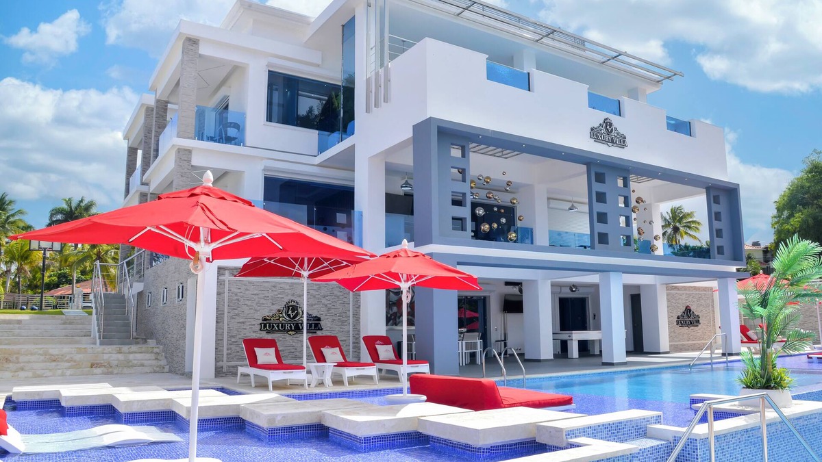 Ensanche Miramar Villa | Spacious 12-bedroom villa in wonderful Puerto Plata with area games,spa and club