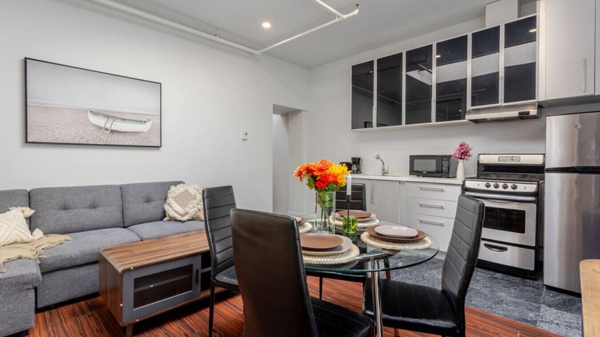 Downtown Montreal Apartment | Spacious 1BDR Mezzanine on Bishop Central MTL