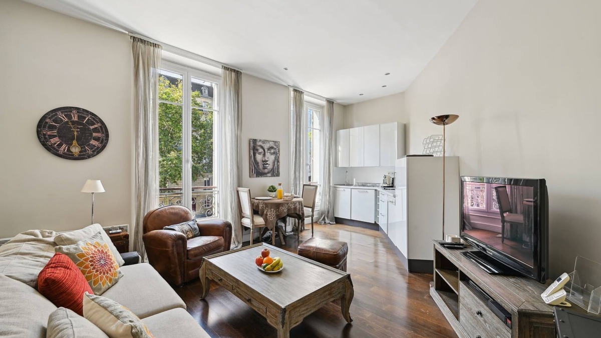 Faubourg-du-Roule Apartment | Spacious 1BR by Arc de Triomphe - Champs-Elysees
