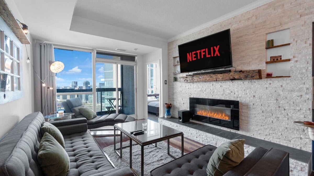 Niagara Hotel | Spacious 1BR - Downtown - Pool - Gym