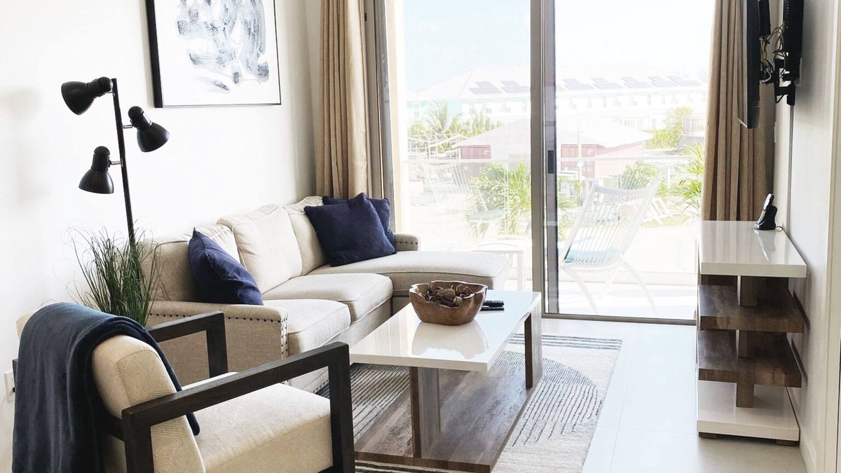 Grand Harbour Apartment | Spacious 1BR with Rooftop Pool, Island Views, Full Kitchen & Washer/Dryer