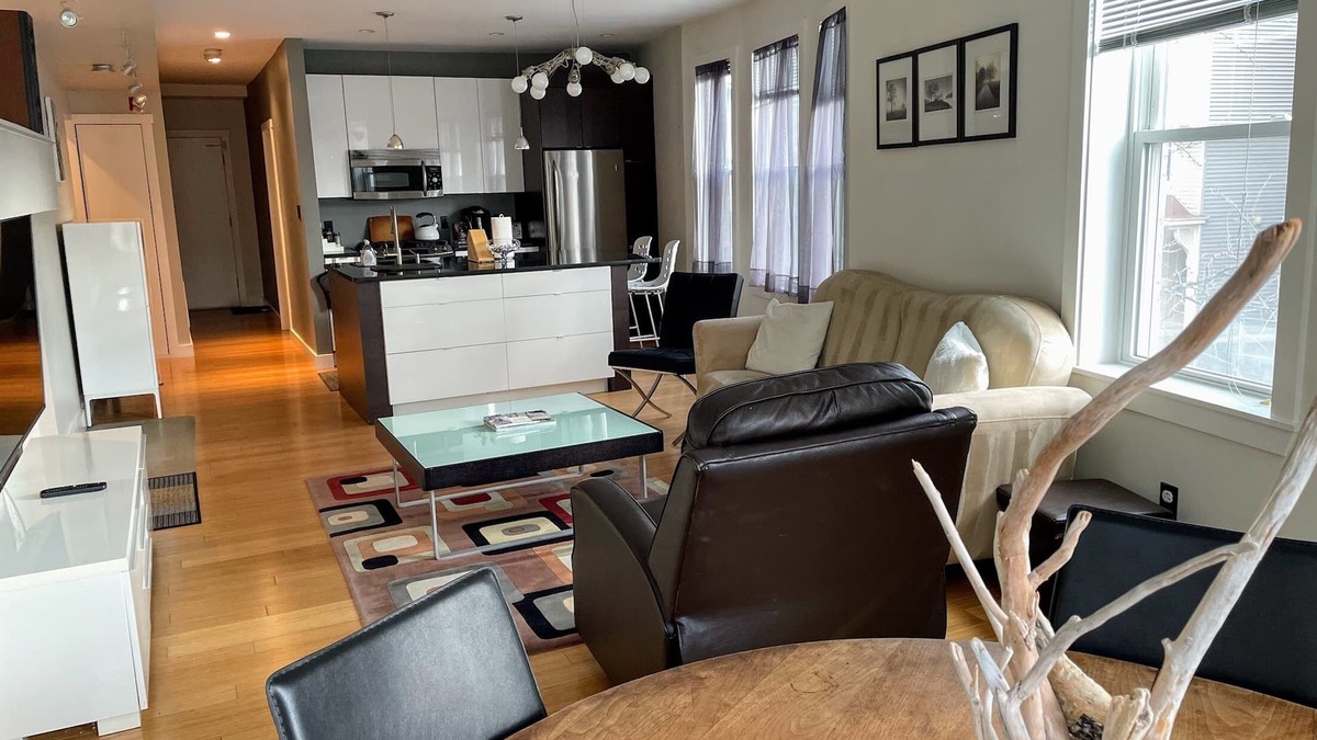 Central Square Apartment | Spacious 2 BDR with full kitchen and in-unit laundry - Central Square Cambridge