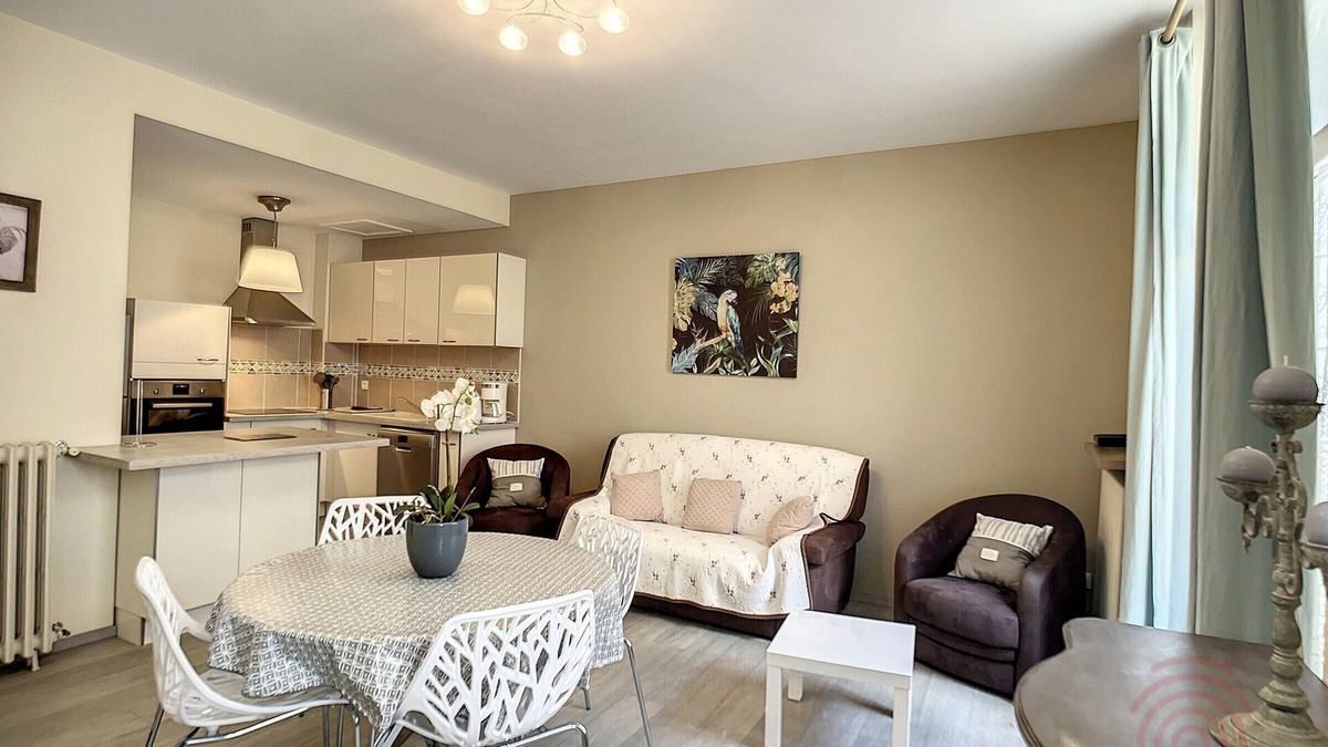 Lamalou-les-Bains Apartment | Spacious 2-Bedroom Apartment with Modern Amenities, 50m from City Center and Thermes in Lamalou