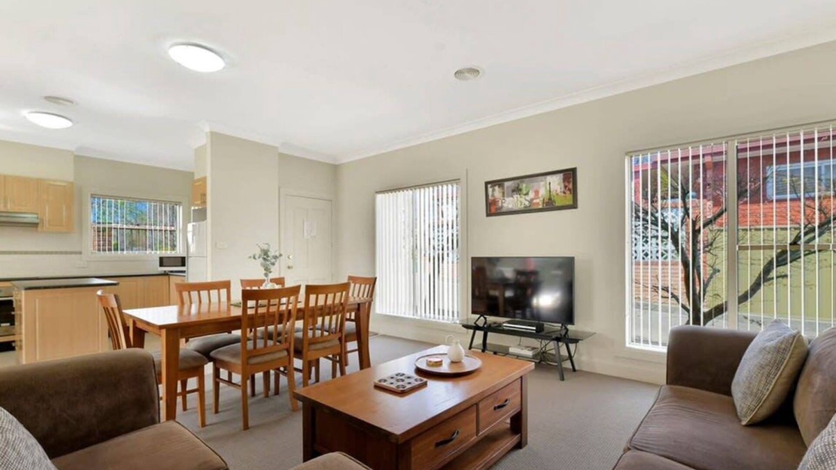 Orange Villa | Spacious 2 Bed, 2 Bath Villa| CBD Location