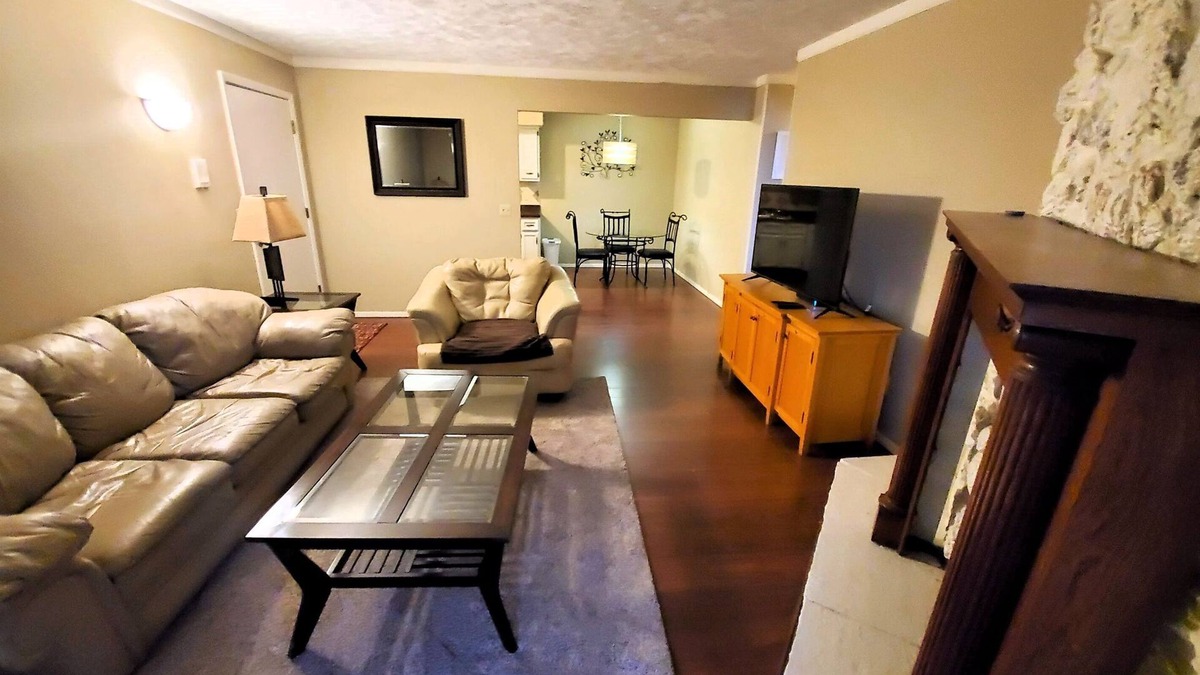 Bloomington Condo | Spacious 2 Bed Condo, Pet Friendly