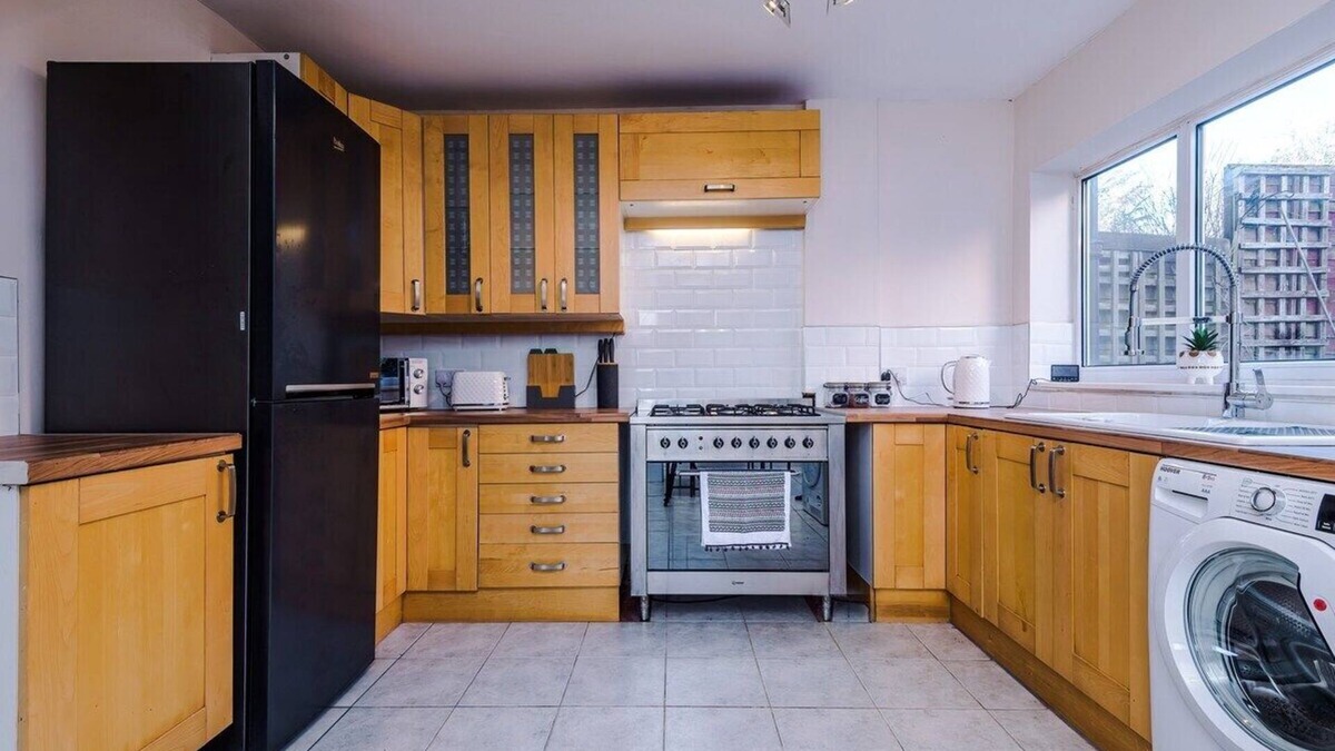 Sutton Coldfield House | Spacious 2 Bed | Contractors+Groups |Free Parking!