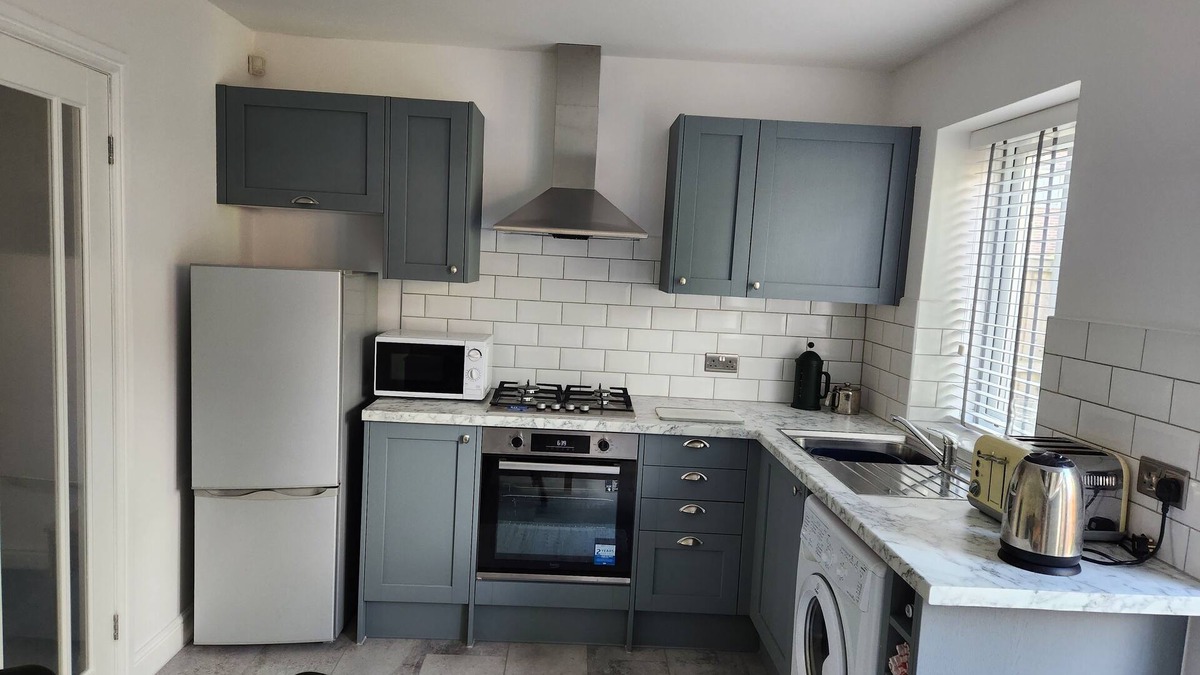 Bickershaw House | Spacious 2 bed house for commuters