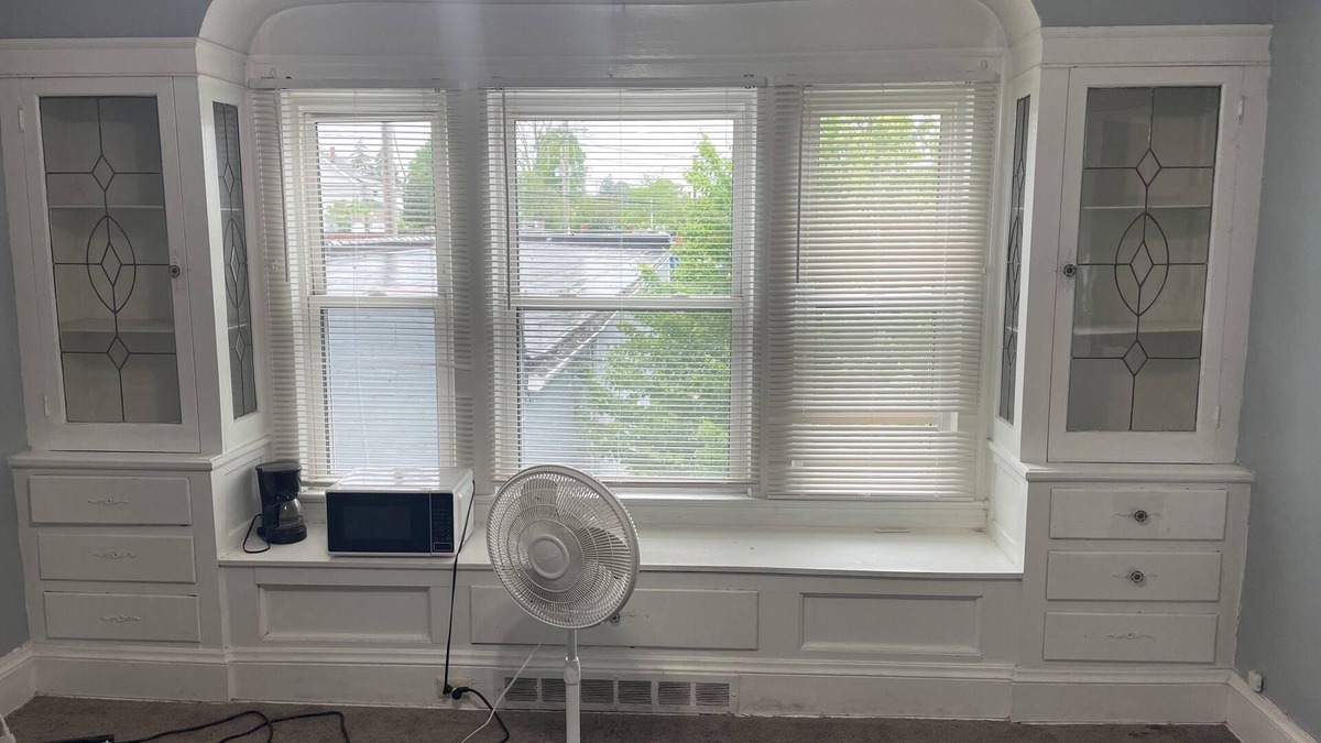 Garfield Heights Apartment | Spacious 2-bedroom apartment in fabulous Garfield Heights with AC, WiFi 17L