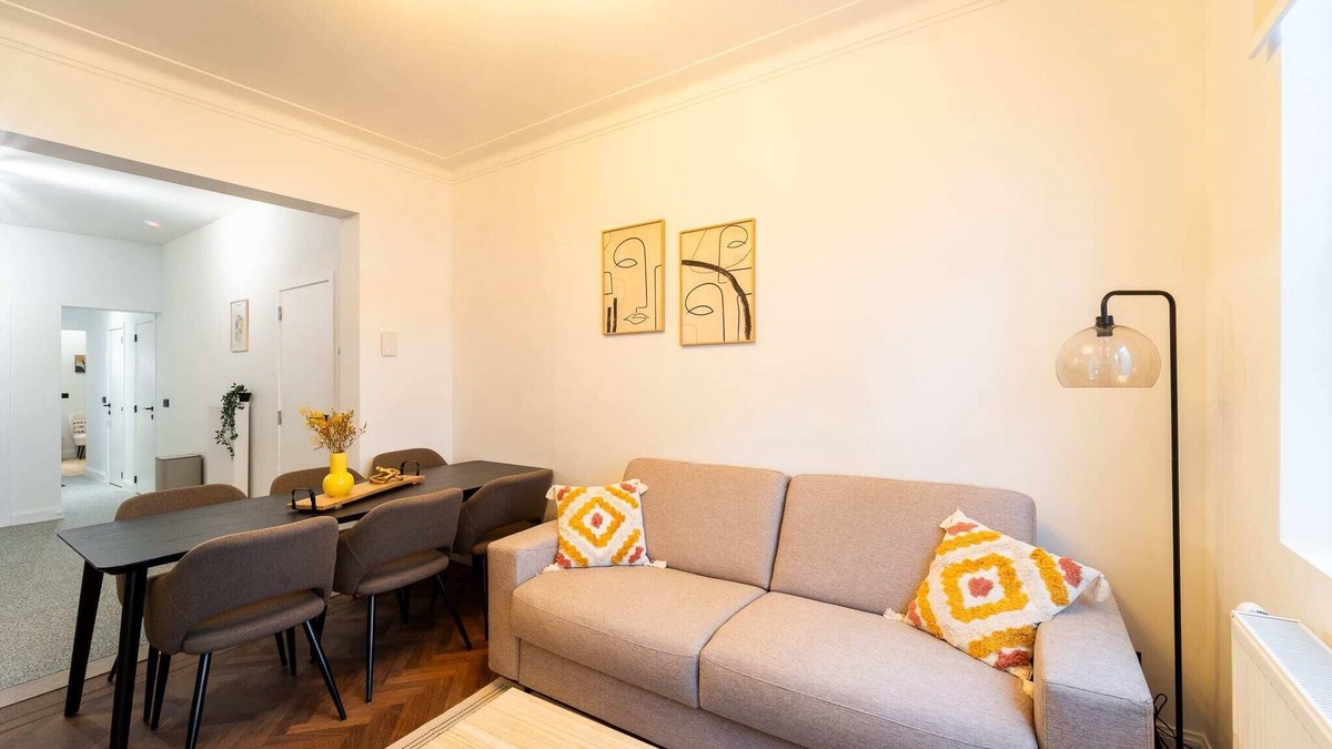 Statiekwartier Apartment | Spacious 2-Bedroom Apartment in Antwerp - 7 Guests