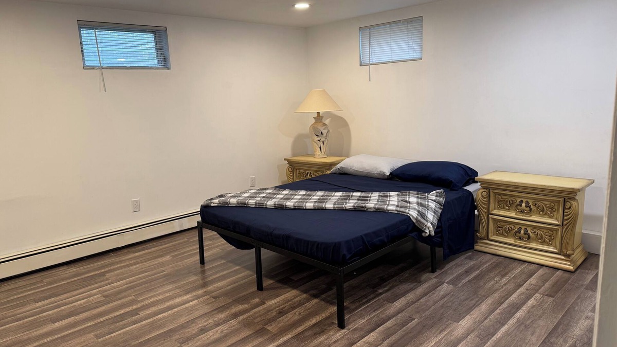 Smithtown Apartment | Spacious 2-bedroom apartment with WiFi, AC in wonderful Hauppauge/Smithtown