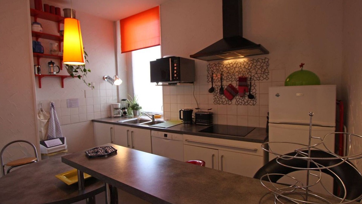 Epinal Cottage | Spacious 2-Bedroom Apartment Near TGV & Amenities with Free Parking & WiFi