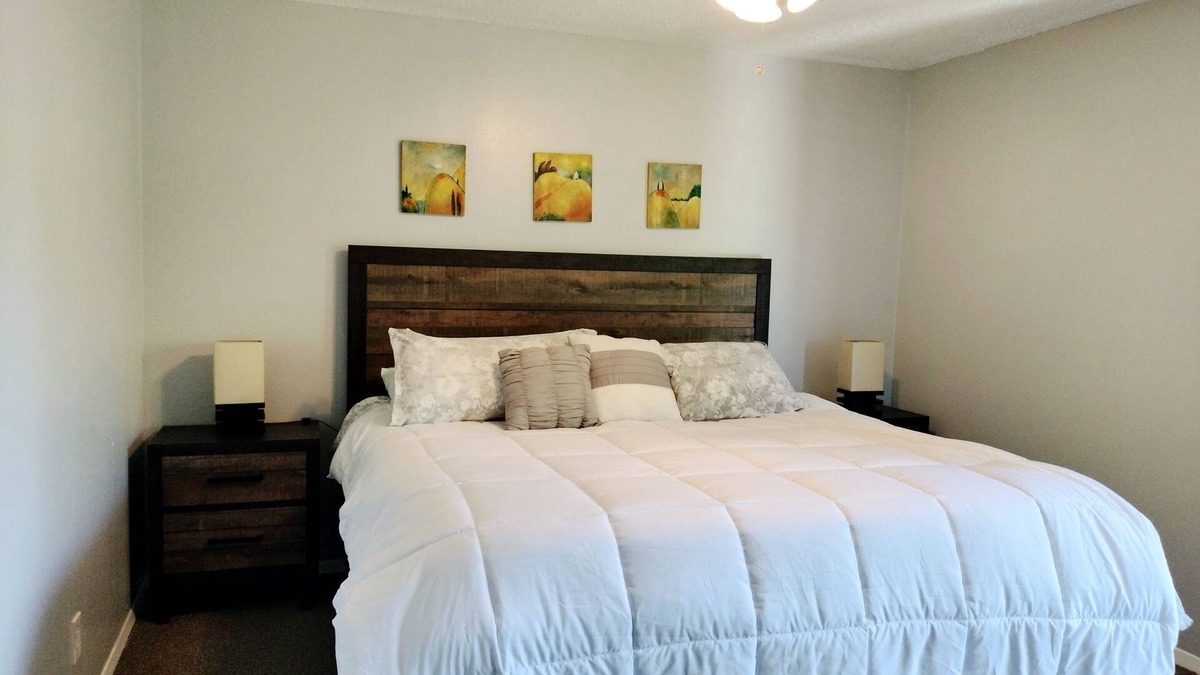 Brownsville Condo | Spacious 2 Bedroom Condo near Golf Country Club