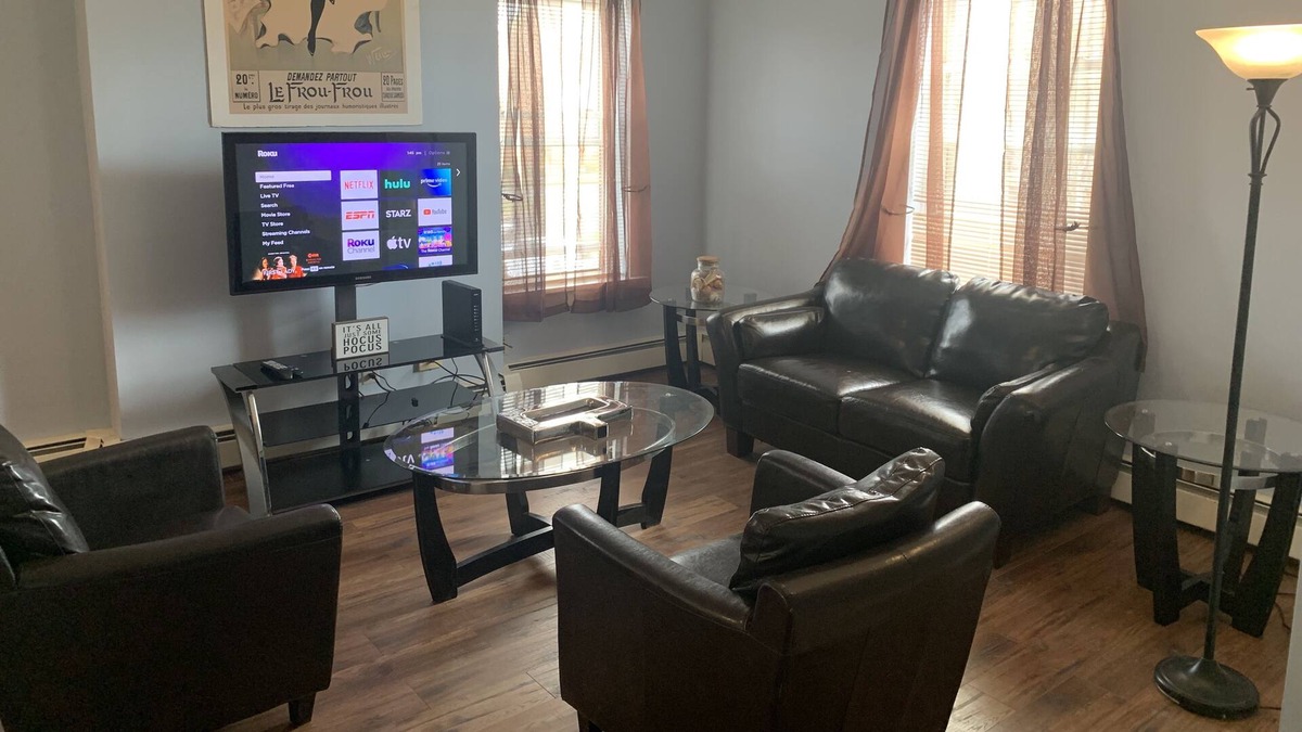 Hartford Condo | Spacious 2 Bedroom condo unit, Centrally Located!