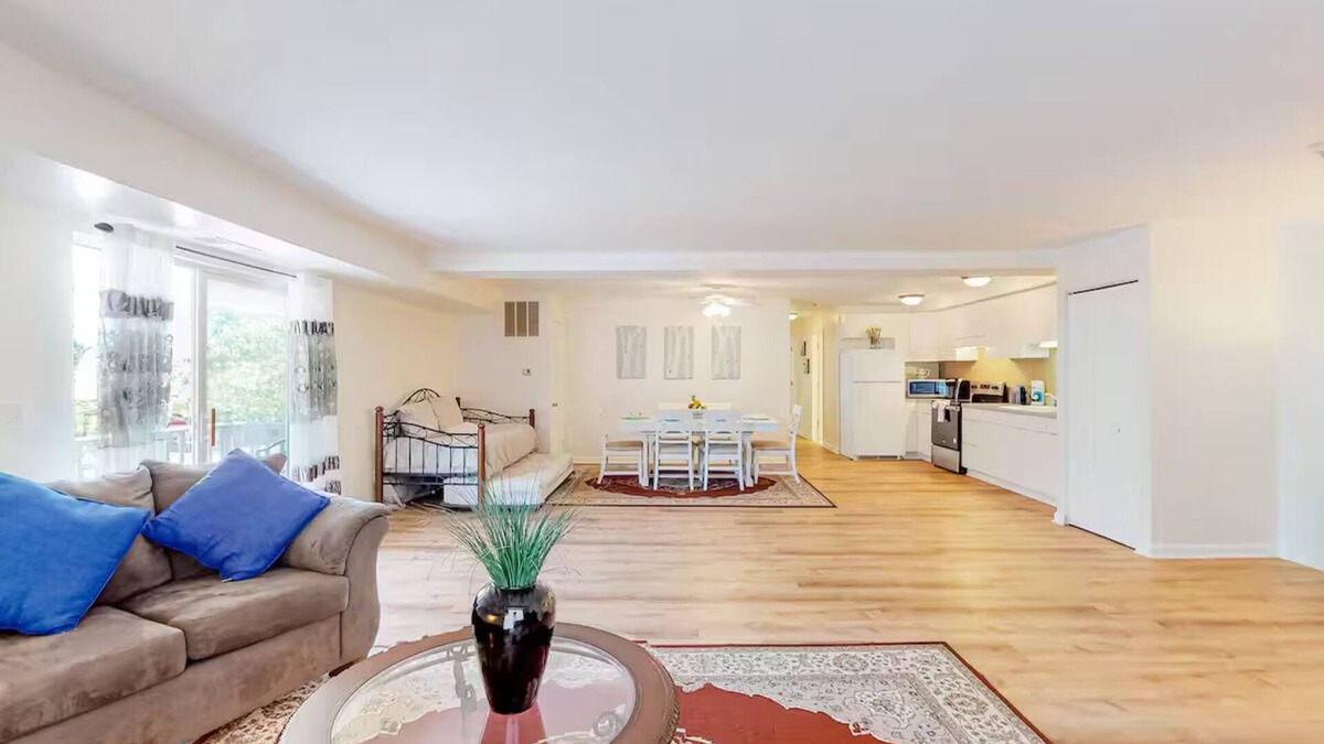 Livingston Condo | Spacious 2-bedroom condo at Lake Anna with WiFi, boatslip