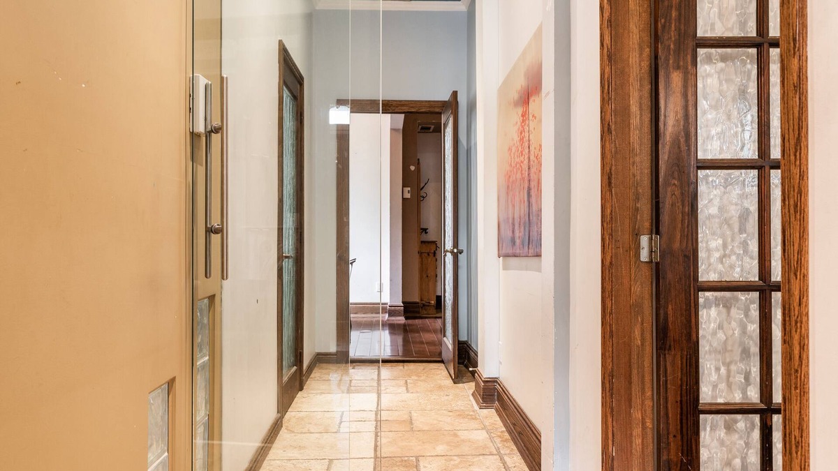 Downtown Montreal Apartment | Spacious 2 bedroom Downtown Montreal