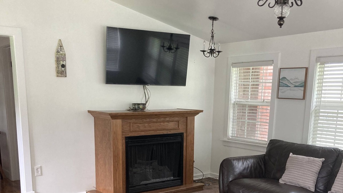 Canfield House | Spacious 2 bedroom getaway, bring the whole family.