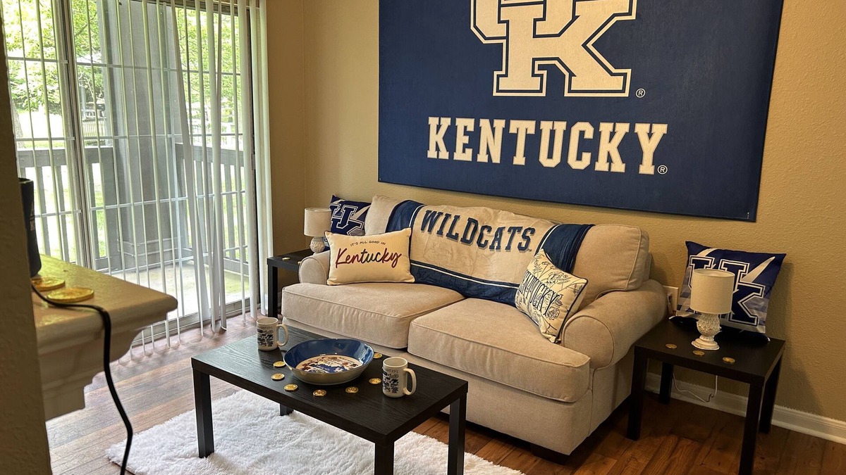 Lexington Apartment | Spacious 2 bedroom home, close to UK/Keeneland/Fayette Mall/Summit at Fritz Farm