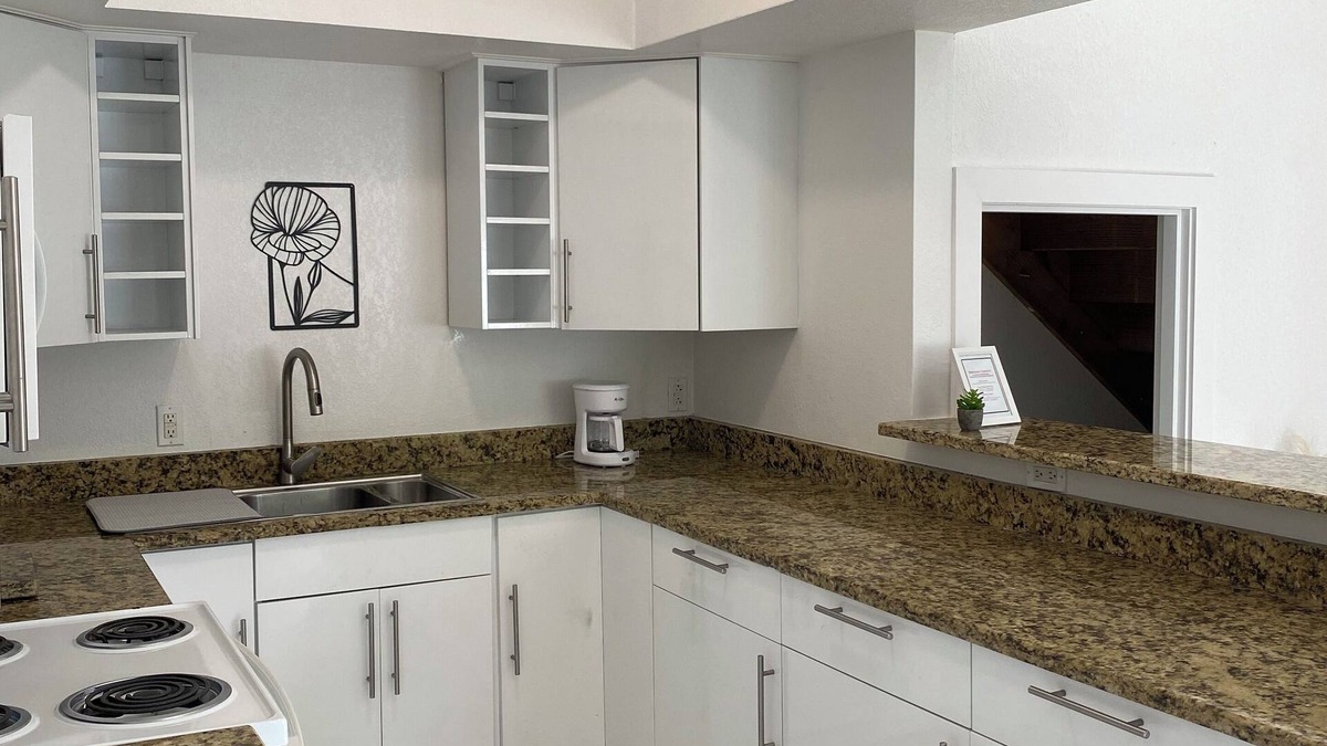 Bodden Town Apartment | Spacious 2-bedroom apartment in Bodden Town with WiFi and AC