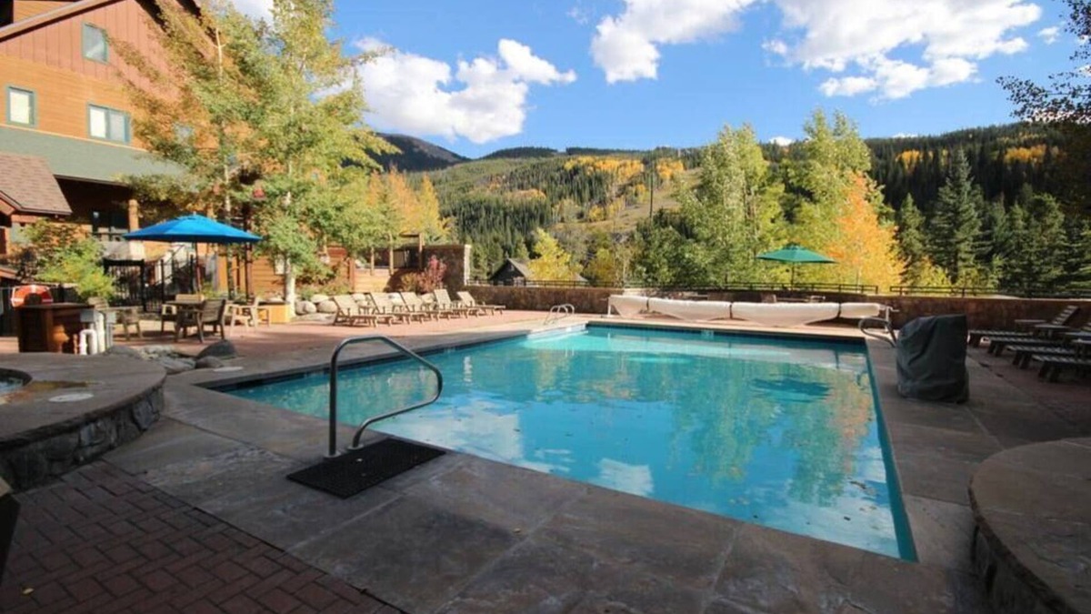 River Run Condo | Spacious 2 Bedroom River Run Condo Mountain View - Hot Tub and Pool