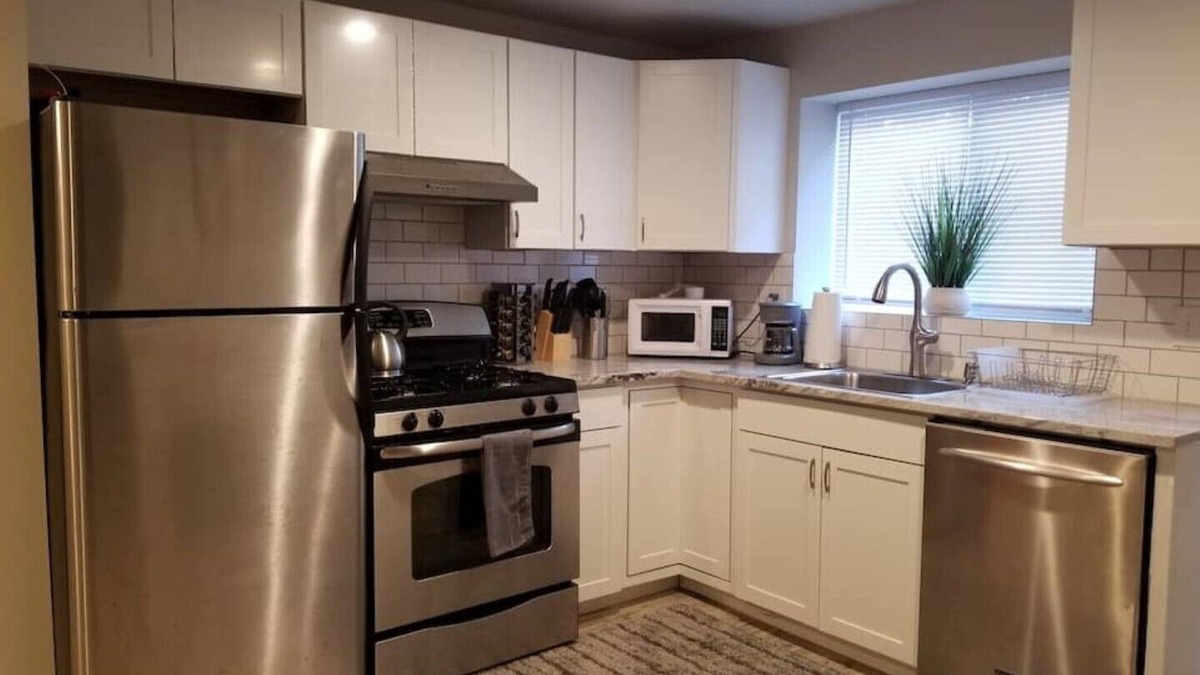 Mount Baker House | Spacious 2 bedroom unit in the heart of Seattle