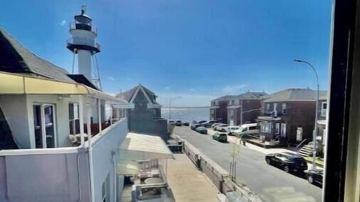 Sea Gate Apartment | Spacious 2 Bedroom with porch and backyard