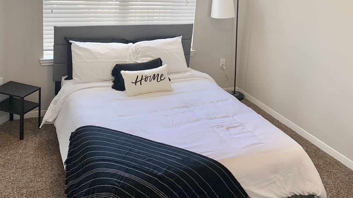 South Main Apartment | Spacious 2 bedroom with pool view
