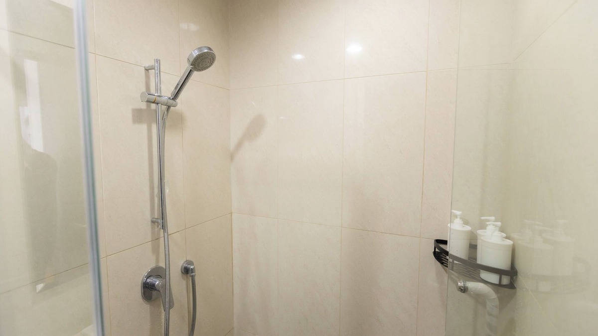 Tangerang Apartment | Spacious 2 BR Apt Near SMS Mall – 10 Min Walk