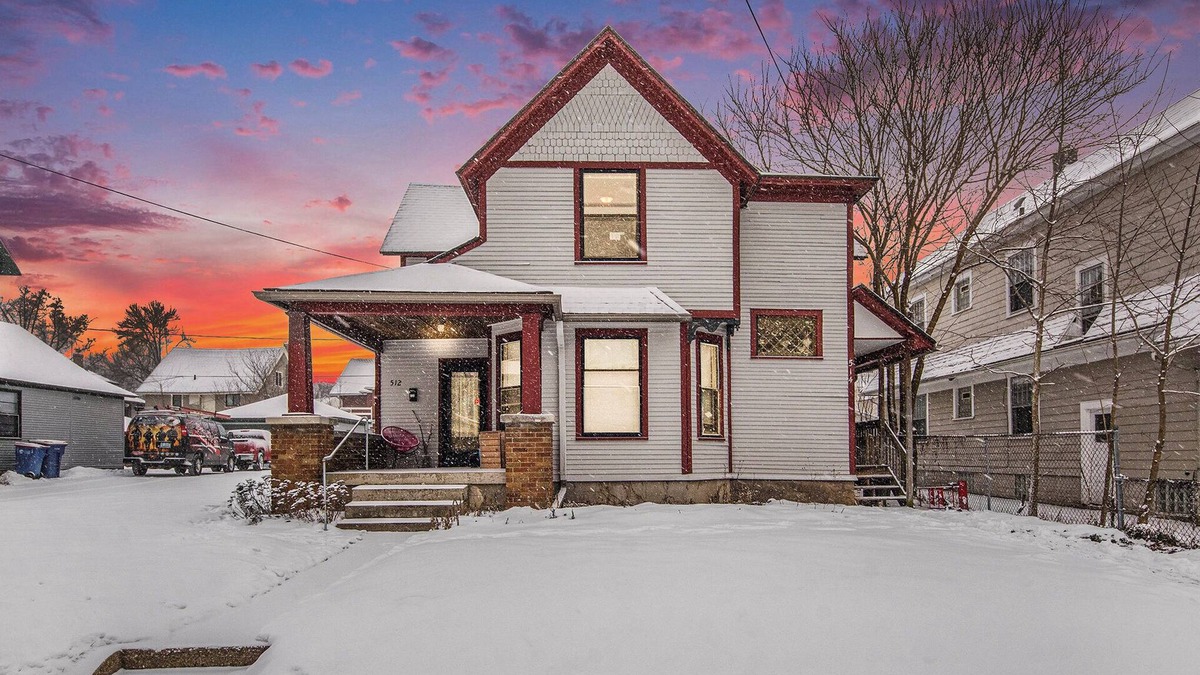 Easttown Apartment | Spacious-2-BR Duplex w/Modern Kitchen and Cozy Outdoor Spaces-Grand Rapids Gem