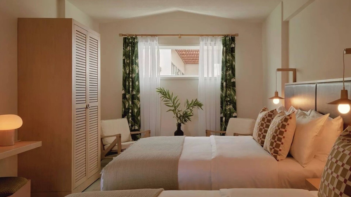 San Jacinto Hotel | Spacious 2 Queen Room Near Pleasure Pier, Pool + Rooftop Bar Access