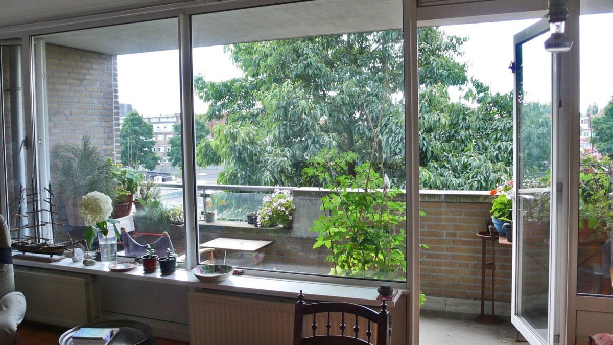 Eastern Docklands Apartment | Spacious 2 room apartment on the water in the center of Amsterdam.