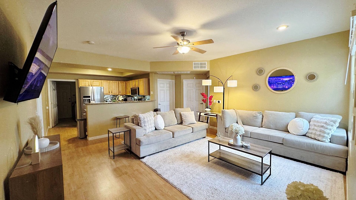 North Las Vegas Condo | Spacious 2bd/2ba Condo With Pool and Fitness Center