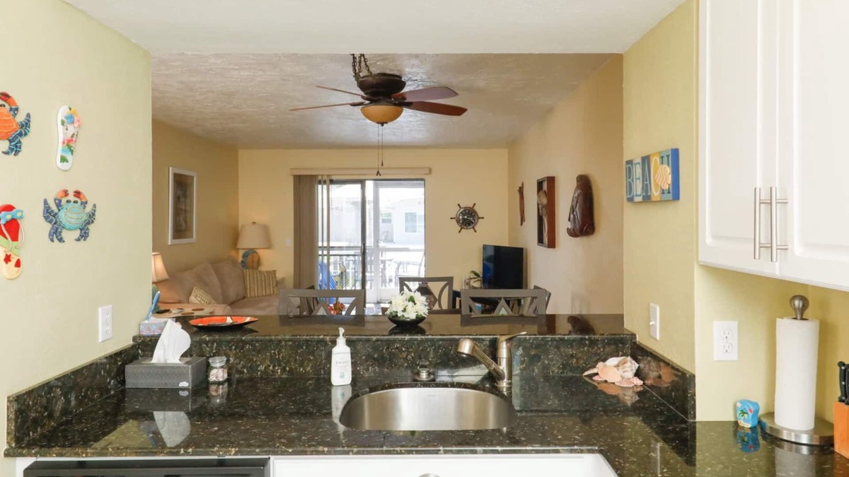 Grove City Condo | 🥇 Spacious 2bd waterfront condo (CH818)
