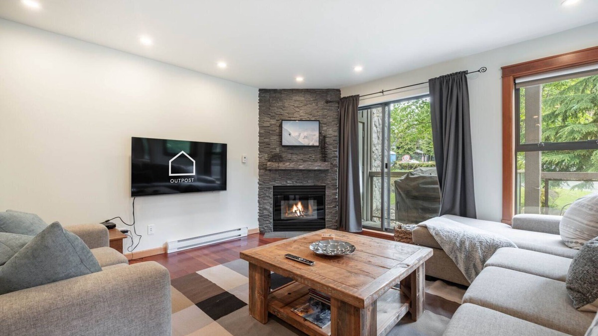 Whistler Condo | Spacious 2BDR on Blueberry Hill | Pets | Complex Hot Tub | BBQ