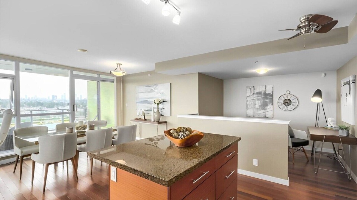 Burnaby Apartment | Spacious 2Bed/2Bath near Brentwood